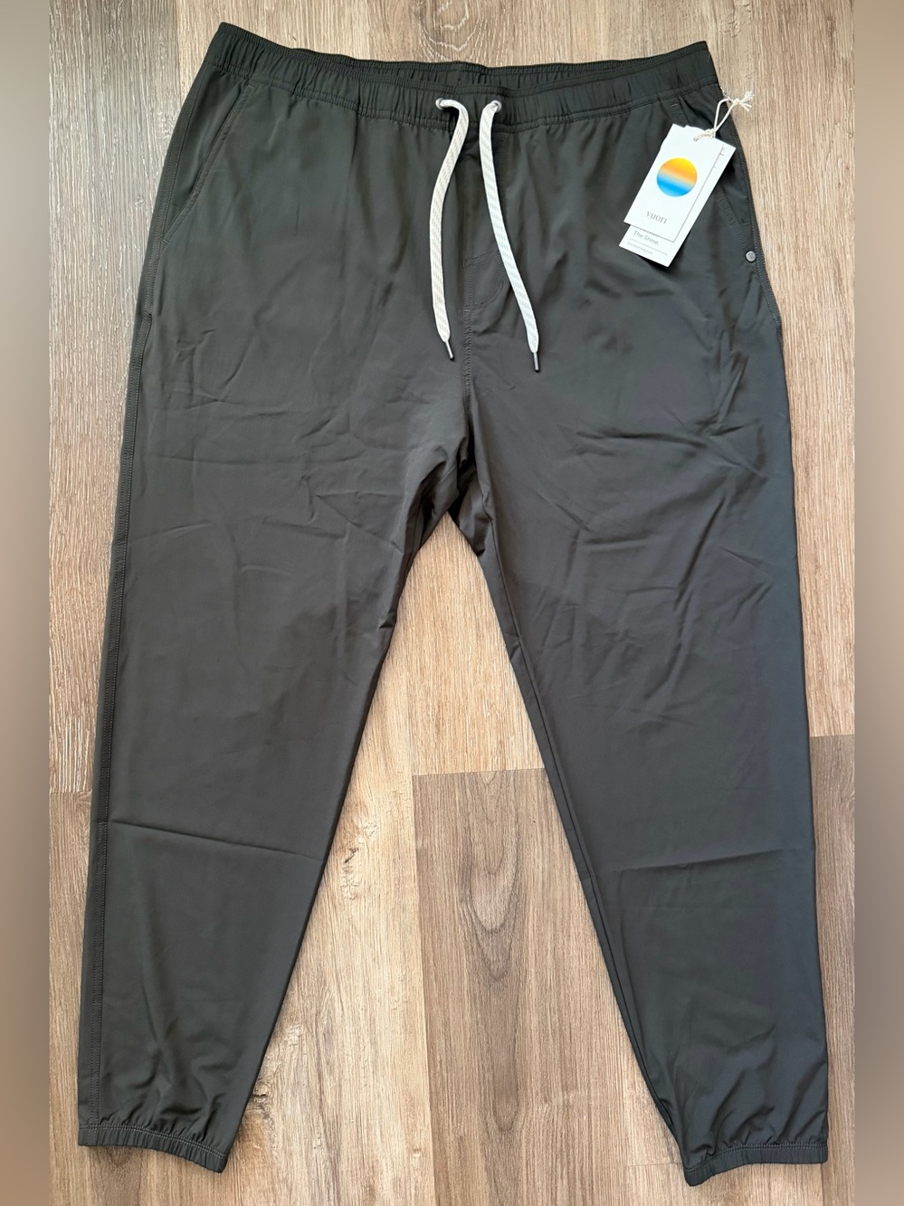 Vuori Men's Kore Joggers 28"-Dark Oregano-Sz XXL V456 NWT